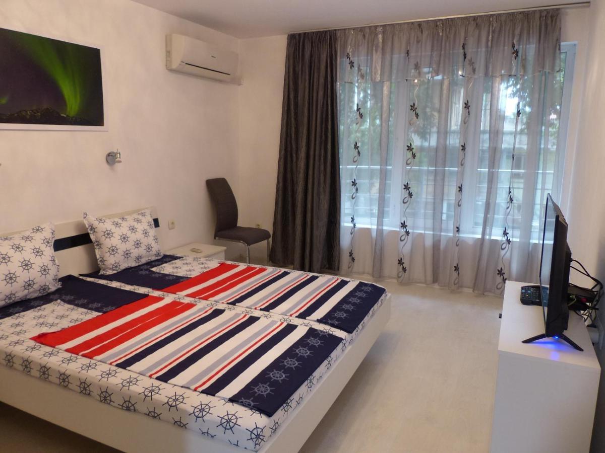 Apartament Holiday Burgas City Exterior foto